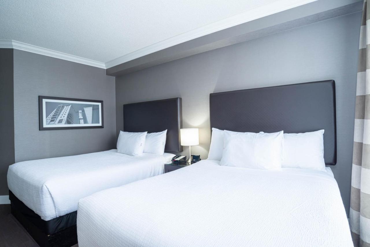 Sandman Signature Mississauga Hotel Exterior photo