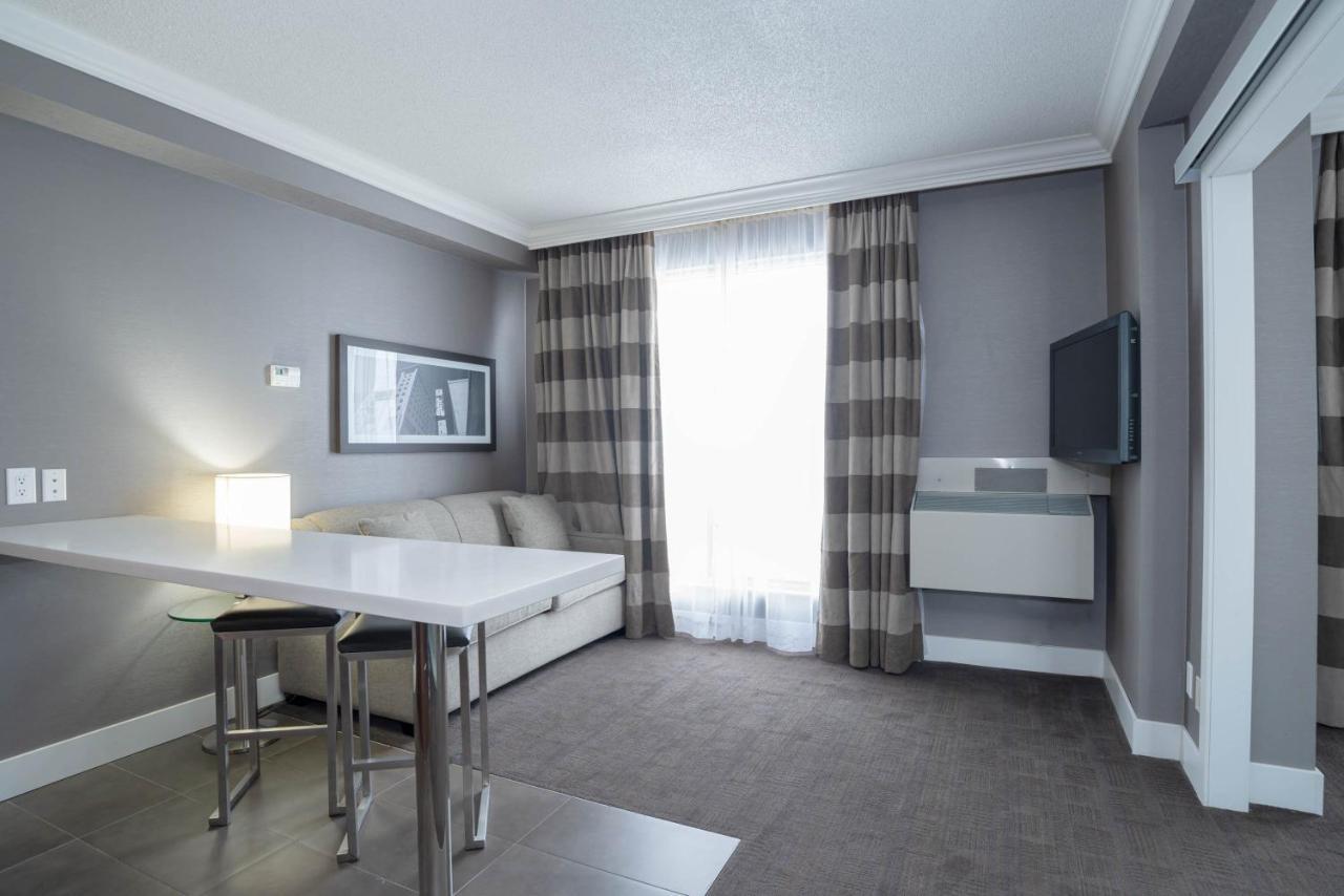 Sandman Signature Mississauga Hotel Exterior photo