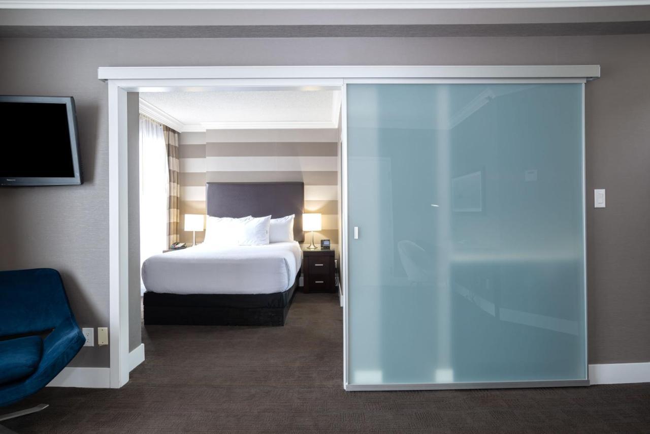Sandman Signature Mississauga Hotel Exterior photo