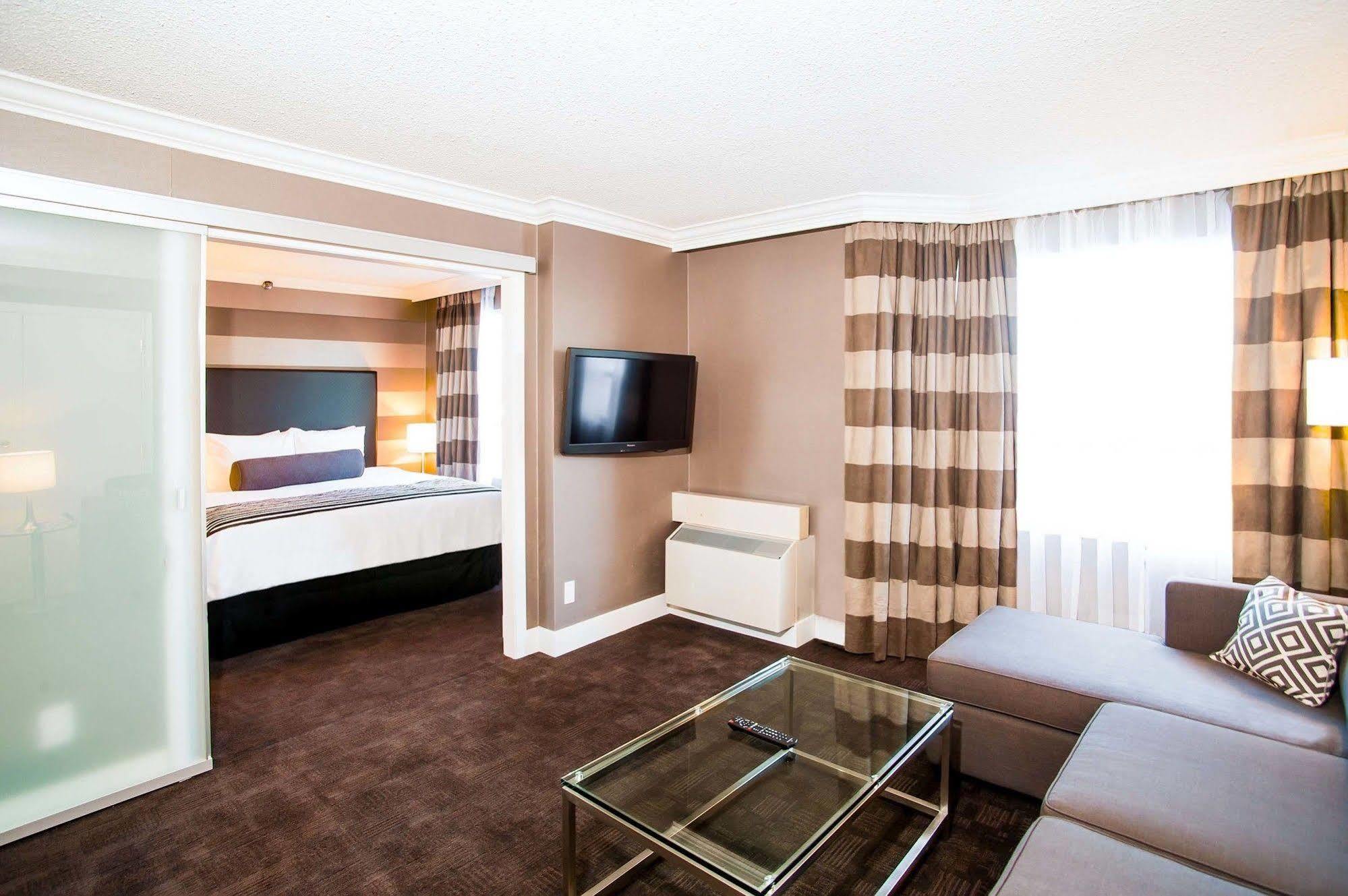 Sandman Signature Mississauga Hotel Exterior photo