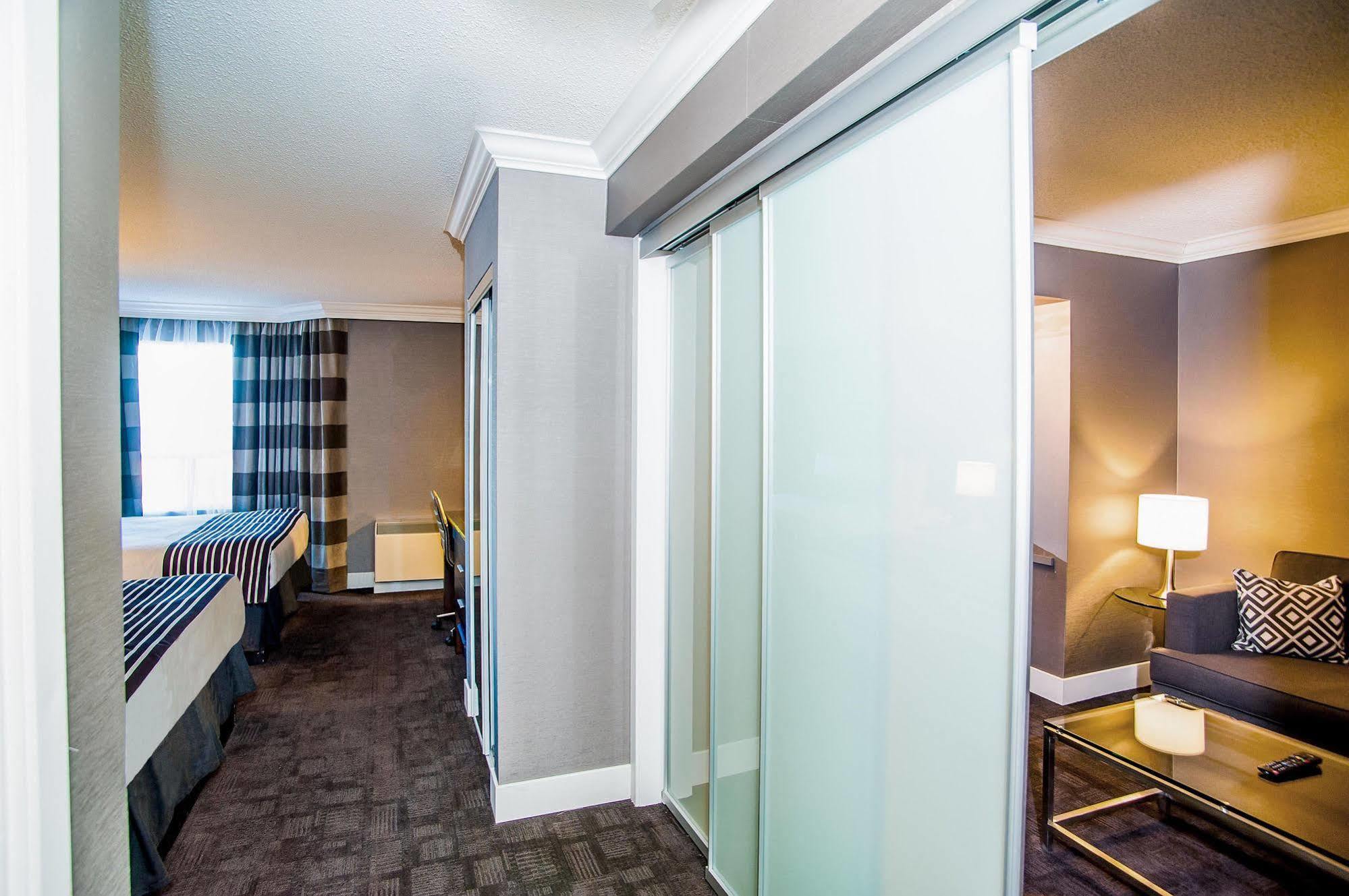 Sandman Signature Mississauga Hotel Exterior photo